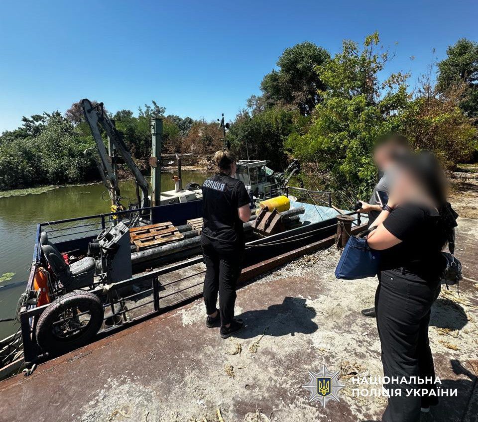Міський голова сприяв видобутку піску з Дунаю на мільйони гривень (фото) «фото»