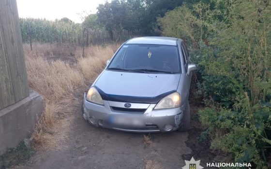 На Одещині п’яний чоловік вкрав авто з кладовища та поїхав до дому «фото»