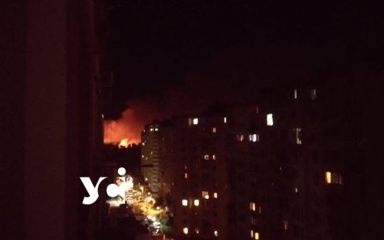 Одесу масовано атакували безпілотники рф: пошкоджені багатоквартирні будинки «фото»