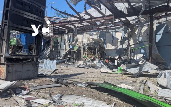 Зруйнована АЗС та багатоповерхівка на межі обвалу: як нині виглядають пошкоджені дронами локації в Одесі (фото) usionline.com Зруйнована АЗС та багатоповерхівка на межі обвалу: як нині виглядають пошкоджені дронами локації в Одесі (фото) «фото»