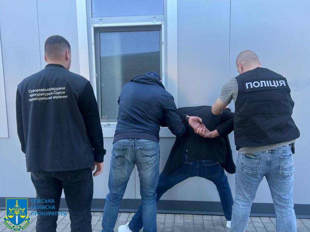 Фіктивне працевлаштування до військової частини за 35 тисяч доларів – справа у суді (фото) «фото»