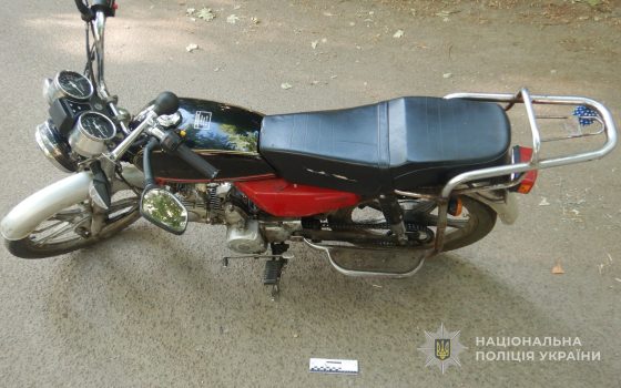 В Одесі затримали двох чоловіків, які викрадали мопеди з дворів багатоповерхівок (фото) usionline.com В Одесі затримали двох чоловіків, які викрадали мопеди з дворів багатоповерхівок (фото) «фото»