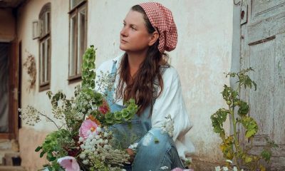 Я не живу в селі — я живу в саду: як архітекторка з Одеси вирощує сенси на клумбі (фото) usionline.com Я не живу в селі — я живу в саду: як архітекторка з Одеси вирощує сенси на клумбі (фото) «фото»