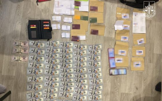 В Одесі затримали посадовців ЖКС через фіктивне бронювання людей та розкрадання бюджетних грошей (фото) usionline.com В Одесі затримали посадовців ЖКС через фіктивне бронювання людей та розкрадання бюджетних грошей (фото) «фото»