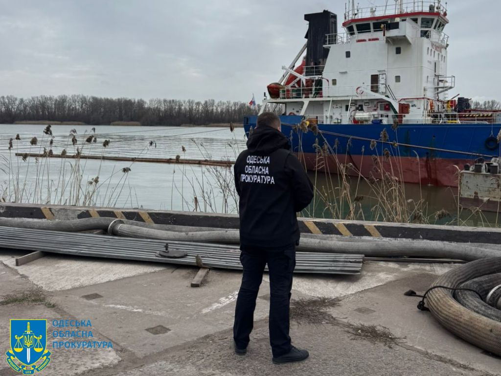На Одещині токсичні відходи зливали просто на території сміттєзвалища – у скиді підозрюють його дирекора (фото) usionline.com На Одещині токсичні відходи зливали просто на території сміттєзвалища – у скиді підозрюють його дирекора (фото) «фото»