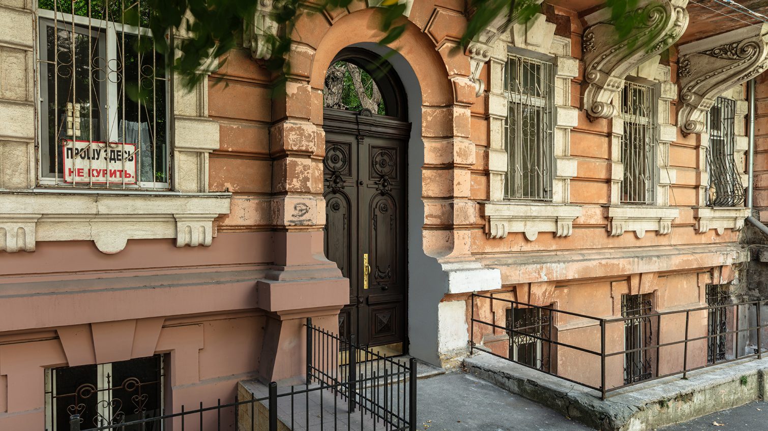 В Одесі відновили історичні двері будинку Амбелікопуло (фото) «фото»