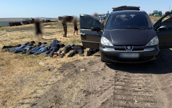 Замовили керманича: восьмеро чоловіків за 10 тисяч доларів намагалися втекти до Придністров’я (фото) «фото»