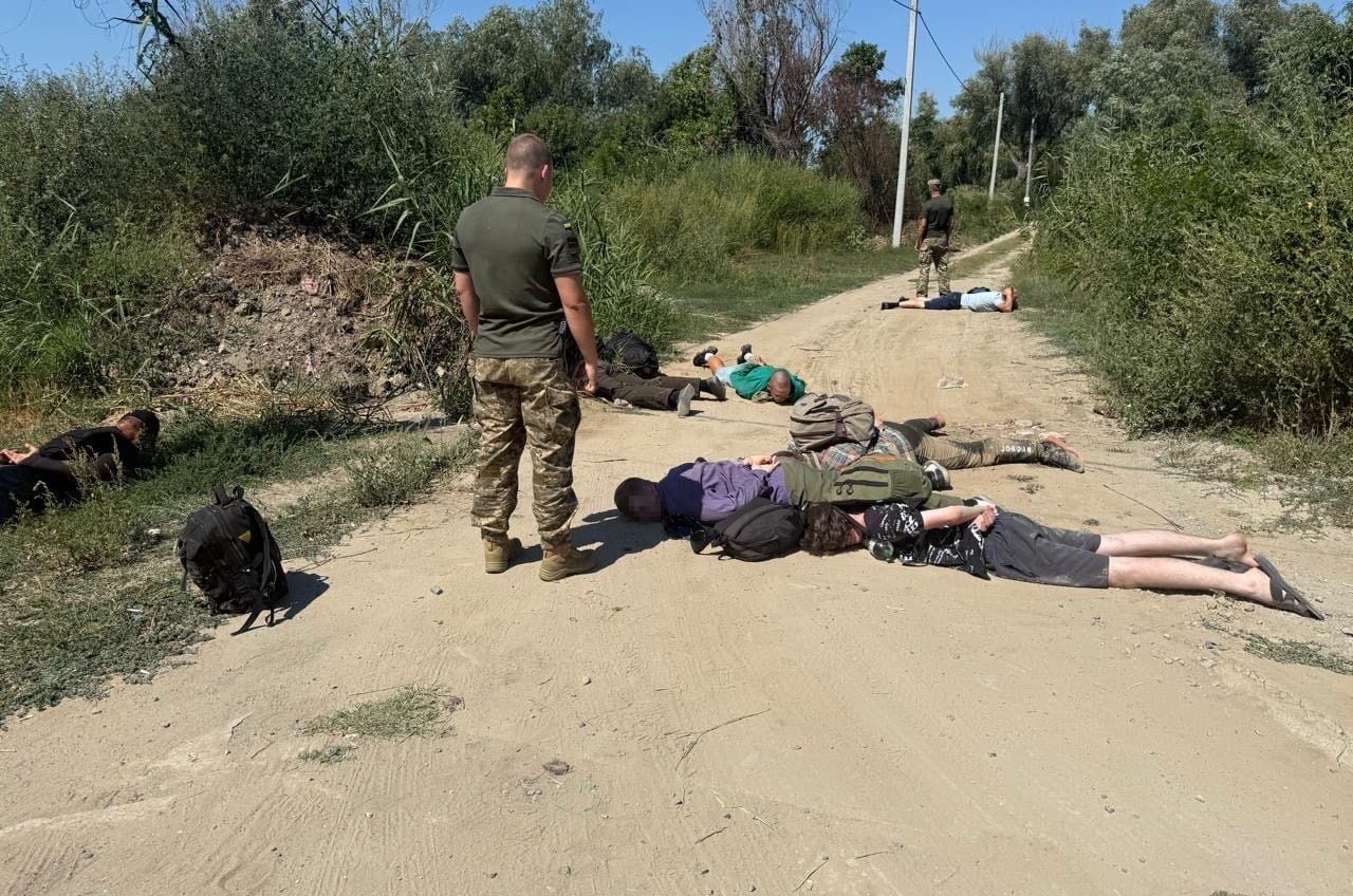 Намагався підкупити прикордонника – на Одещини затримали організатора каналу втечі ухилянтів (фото) «фото»