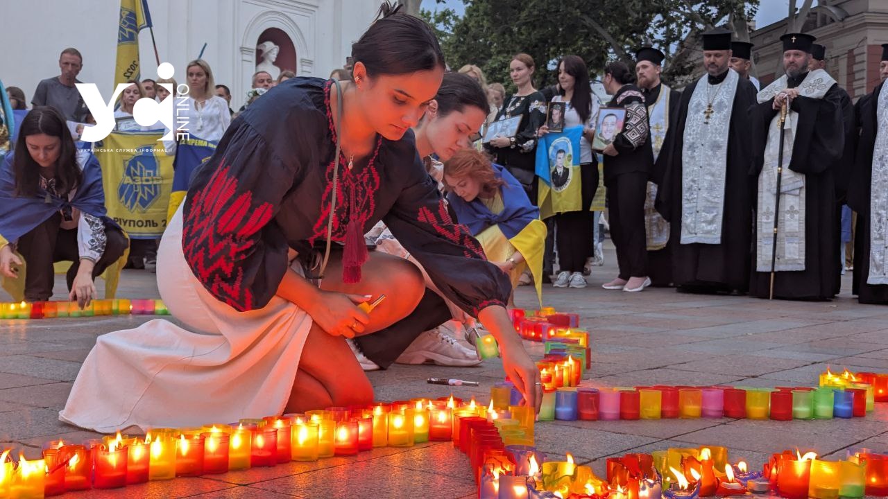 В Одесі у рамках Вишиванкового фестивалю вшанували пам’ять загиблих захисників (фото) usionline.com В Одесі у рамках Вишиванкового фестивалю вшанували пам’ять загиблих захисників (фото) «фото»