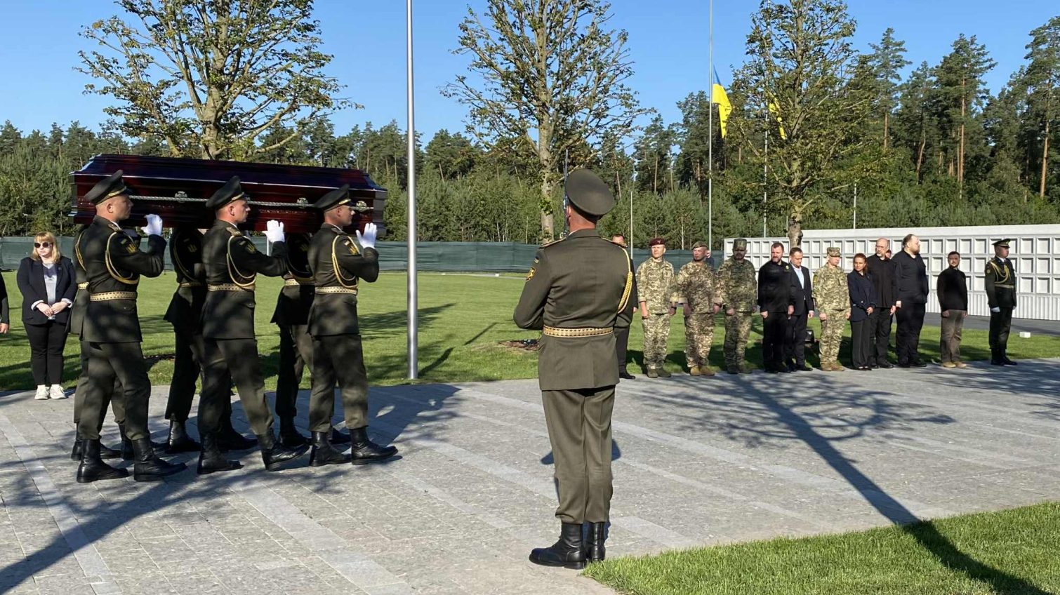 Вперше в Україні відбувся військовий церемоніал поховання невідомих солдатів «фото»