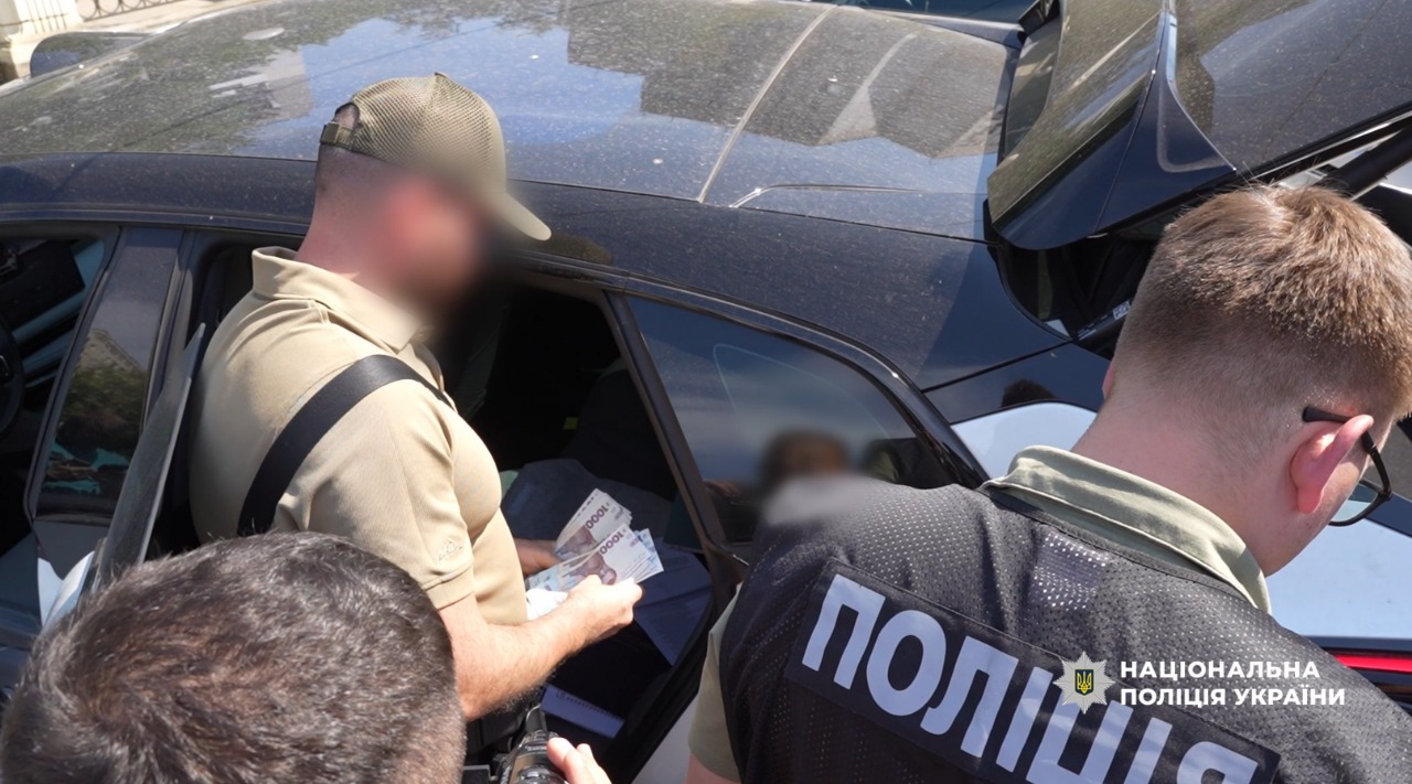 В Одесі викрили схему ухилення від мобілізації за $11 тисяч: учасники – адвокат і керівники підприємства (фото, відео) «фото»