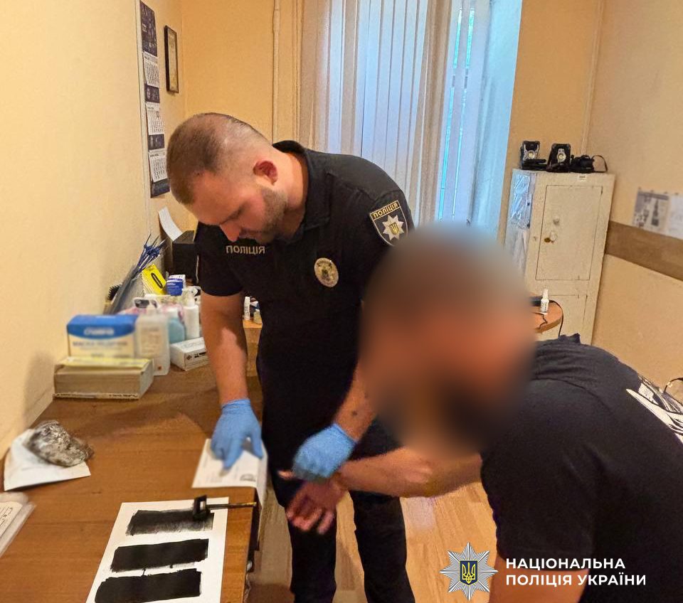 В Одесі горіли іномарки: підпалювача з Кривого Рогу затримали (фото) usionline.com В Одесі горіли іномарки: підпалювача з Кривого Рогу затримали (фото) «фото»