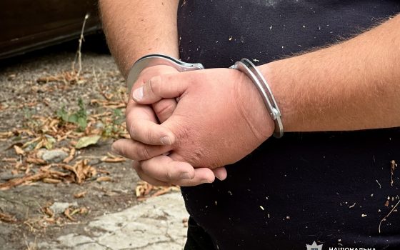 1500 доларів за повернення із СЗЧ: в Одесі затримали посадовця військової частини (відео) «фото»