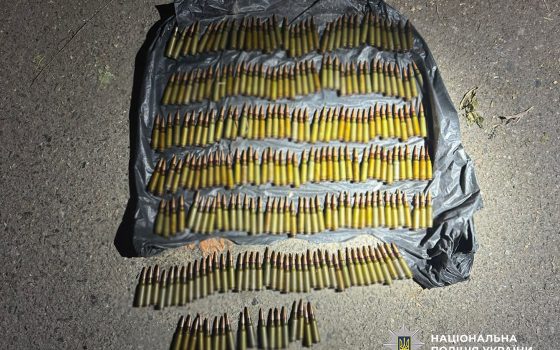 Порох, гранати, набої: жителю Одещини загрожує 7 років за зберігання боєприпасів удома (фото) «фото»