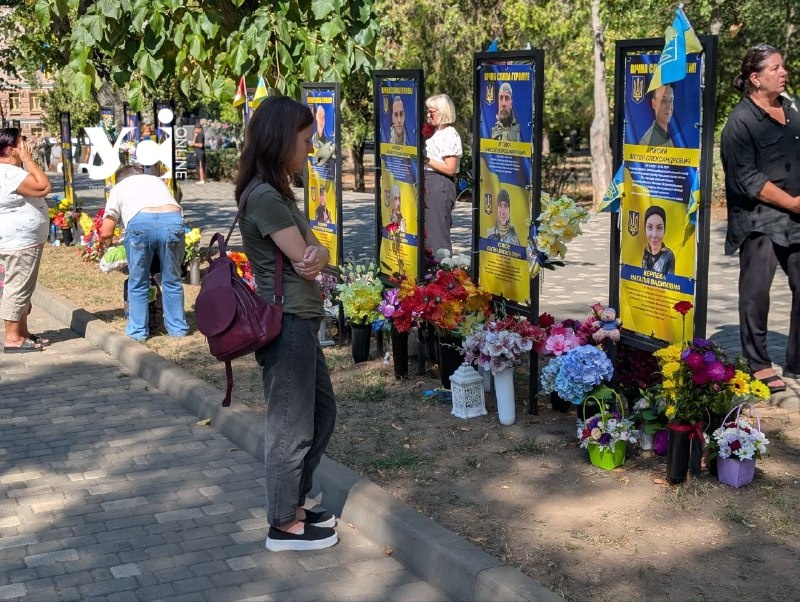 В Одесі на Алеї героїв додали імена ще 82 захисників (фото) usionline.com В Одесі на Алеї героїв додали імена ще 82 захисників (фото) «фото»