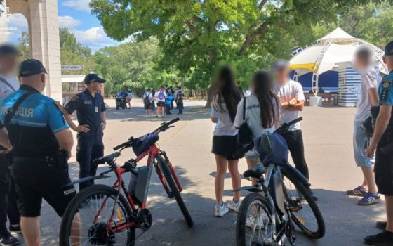 Рятували людей та ловили порушників: в Одесі завершився велосезон патрульної поліції (фото) «фото»