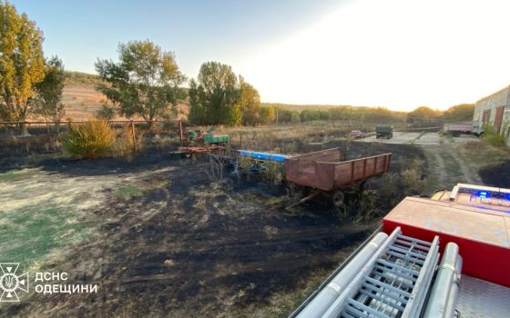У Березівському районі згоріла стерня на полі – палало 8 гектарів землі (фото) usionline.com У Березівському районі згоріла стерня на полі – палало 8 гектарів землі (фото) «фото»