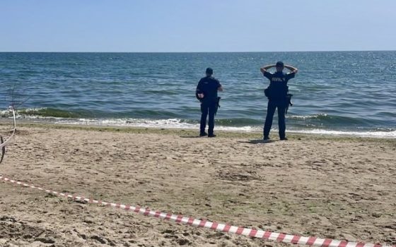 Вибухи в морі: на Одещині встановлюють обставини загибелі людей на пляжі usionline.com Вибухи в морі: на Одещині встановлюють обставини загибелі людей на пляжі «фото»