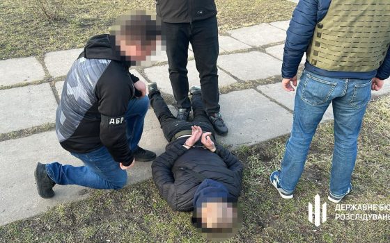 На Одещині поліцейського засудили до 4 років тюрми за спробу організувати втечу чоловіків за кордон «фото»