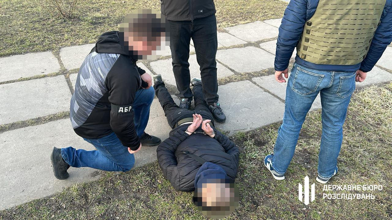На Одещині поліцейського засудили до 4 років тюрми за спробу організувати втечу чоловіків за кордон «фото»