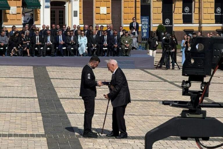 У День Незалежності президент нагородив Романа Шварцмана орденом (фото) usionline.com У День Незалежності президент нагородив Романа Шварцмана орденом (фото) «фото»