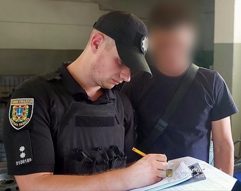 В Одесі п’яний іноземець поранив чоловіка ножем (фото) «фото»