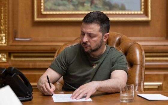 Зеленський підписав закон про запровадження експортного мита на сою та ріпак в Україні usionline.com Зеленський підписав закон про запровадження експортного мита на сою та ріпак в Україні «фото»