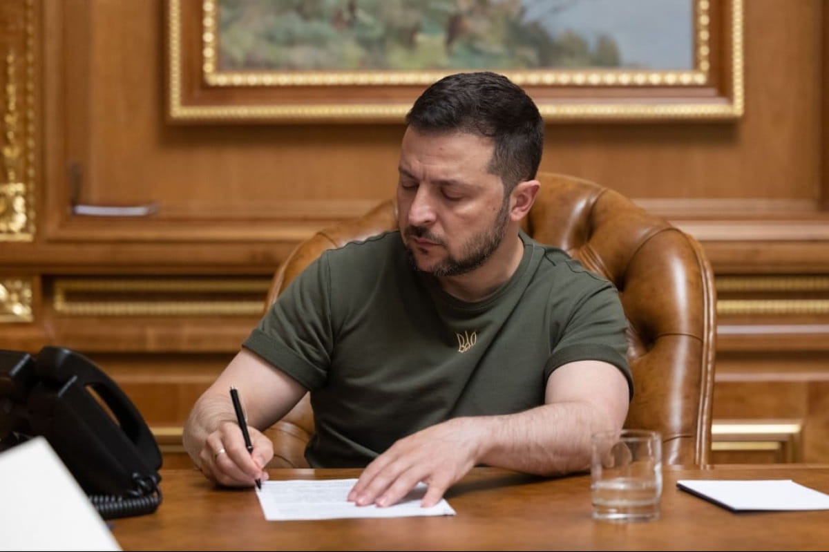 Зеленський підписав закон про запровадження експортного мита на сою та ріпак в Україні usionline.com Зеленський підписав закон про запровадження експортного мита на сою та ріпак в Україні «фото»