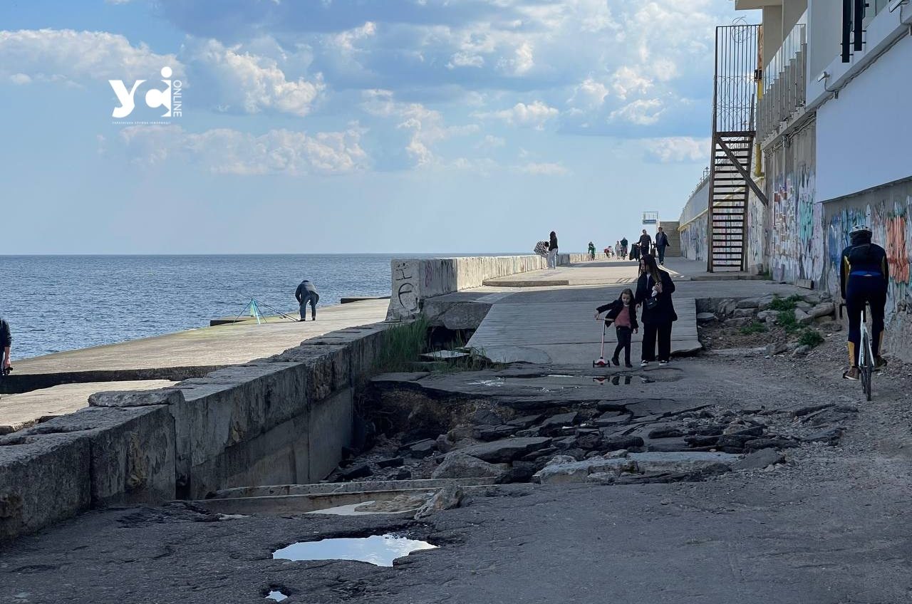 Частину Траси здоров’я у районі Аркадії перекрили – розпочалися берегоукріплювальні роботи usionline.com Частину Траси здоров’я у районі Аркадії перекрили – розпочалися берегоукріплювальні роботи «фото»