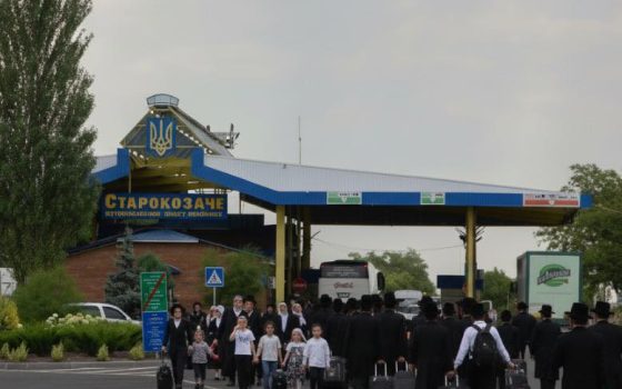 На кордоні з Молдовою утворилися черги після виїзду паломників (фото) «фото»
