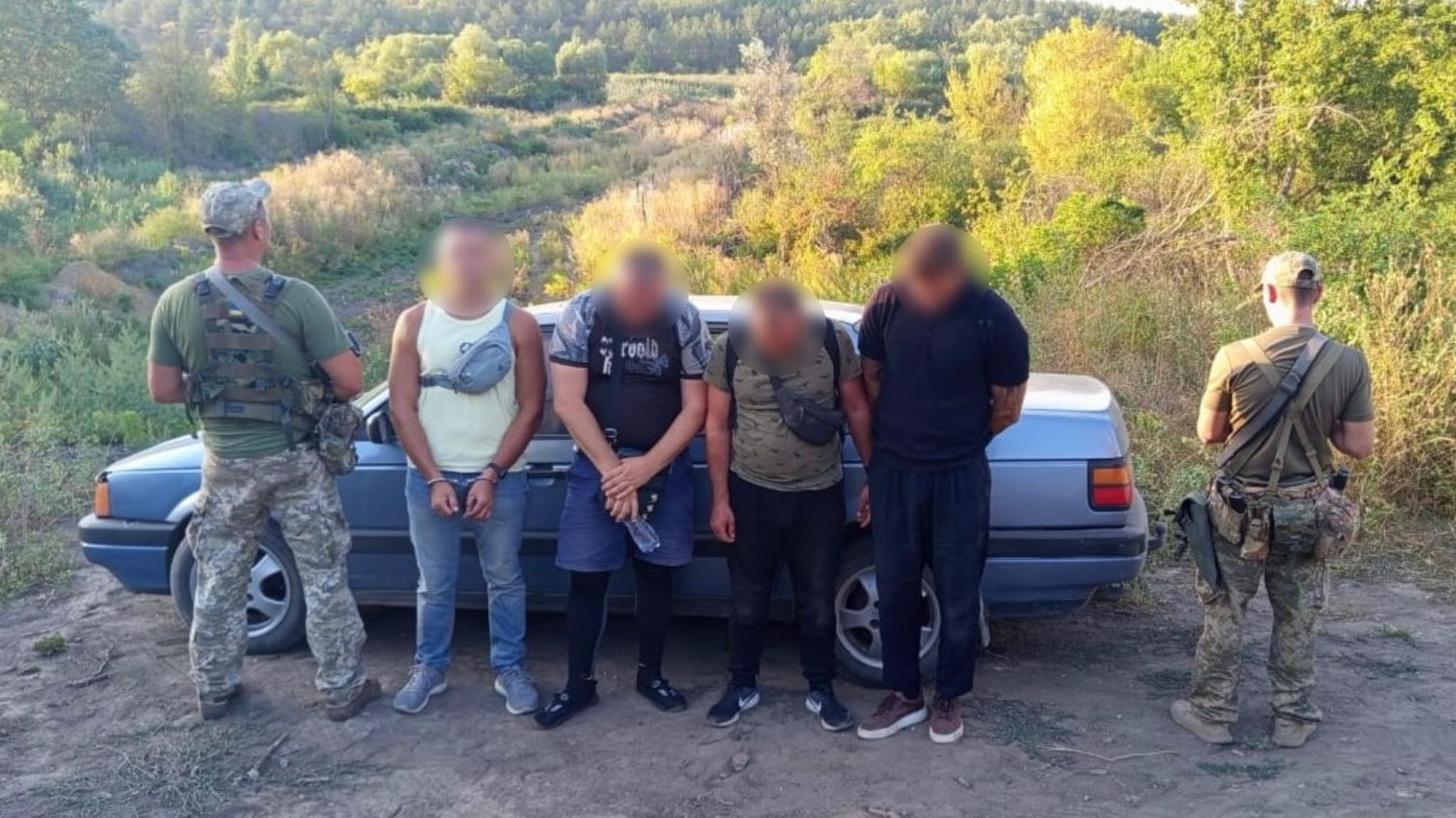 На Одещині четверо чоловіків хотіли втекти за кордон, прикрившись 4-річною дитиною (фото) usionline.com На Одещині четверо чоловіків хотіли втекти за кордон, прикрившись 4-річною дитиною (фото) «фото»