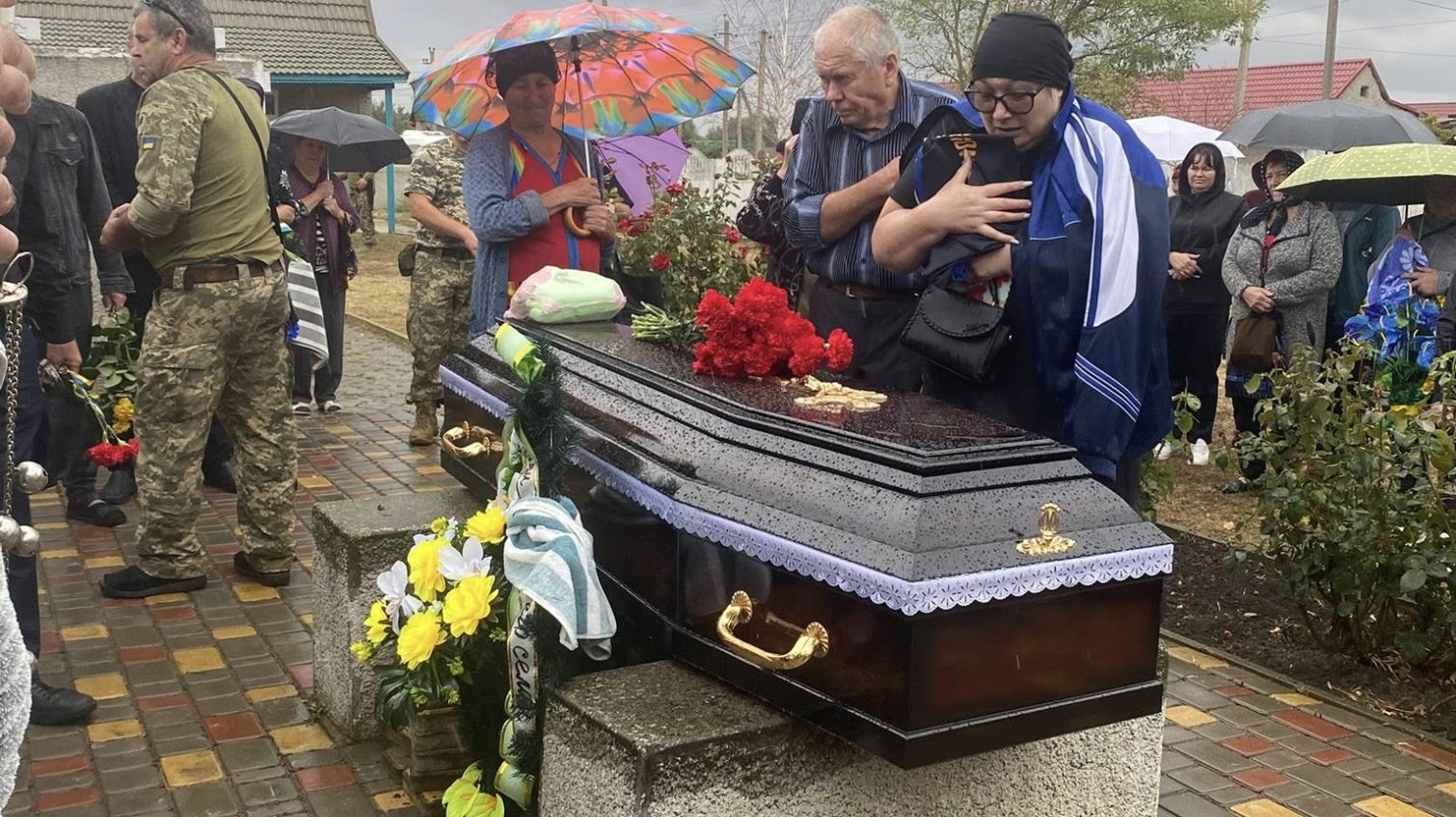 На Одещині священник УПЦ МП відмовив у прощанні із загиблим захисником України у храмі (фото, відео) «фото»