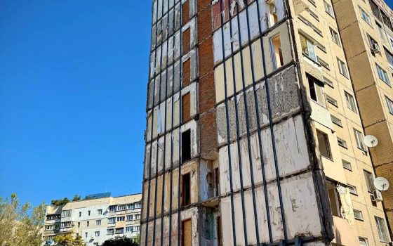 У селищі Котовського відновлюють будинок, в який влучив російський дрон – на якій стадії роботи (фото) «фото»