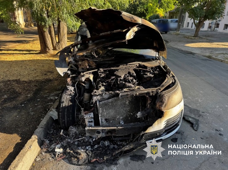 Одесит спалив чотири автівки на понад 4 мільйони гривень – його затримали (фото, відео) «фото»