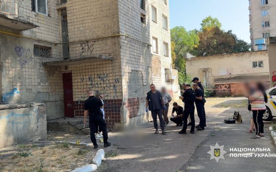 Напилася, народила та жбурнула немовля з 6 поверху: горе-матір затримала поліція (фото, відео) «фото»
