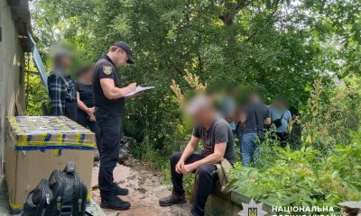 Чоловік вдома виростив майже пів тисячі кущів конопель: його затримали та будуть судити (фото, відео) usionline.com Чоловік вдома виростив майже пів тисячі кущів конопель: його затримали та будуть судити (фото, відео) «фото»