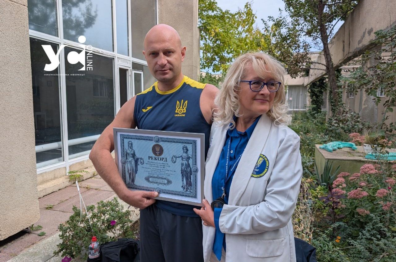 В Одесі боєць, який втратив на війні руку й ногу, встановив національний рекорд з присідання на одній нозі (фото, відео) «фото»