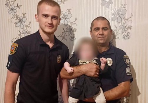 Дев’ятимісячну дівчинку, яку шукала вся Одеса, мати віддала новій знайомій — дитина у дитячому будинку «фото»