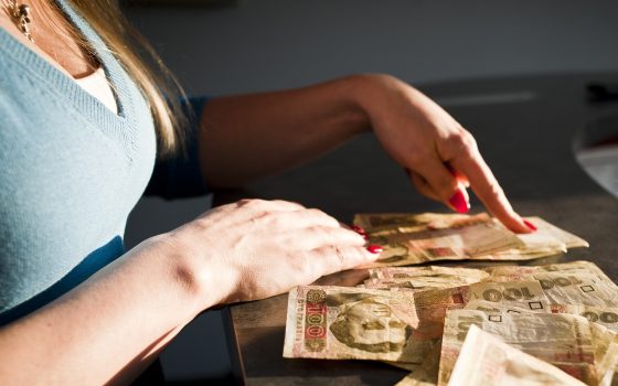 В Одесі співробітниця банку привласнила гроші пенсіонерки, майже 400 тисяч гривень  «фото»