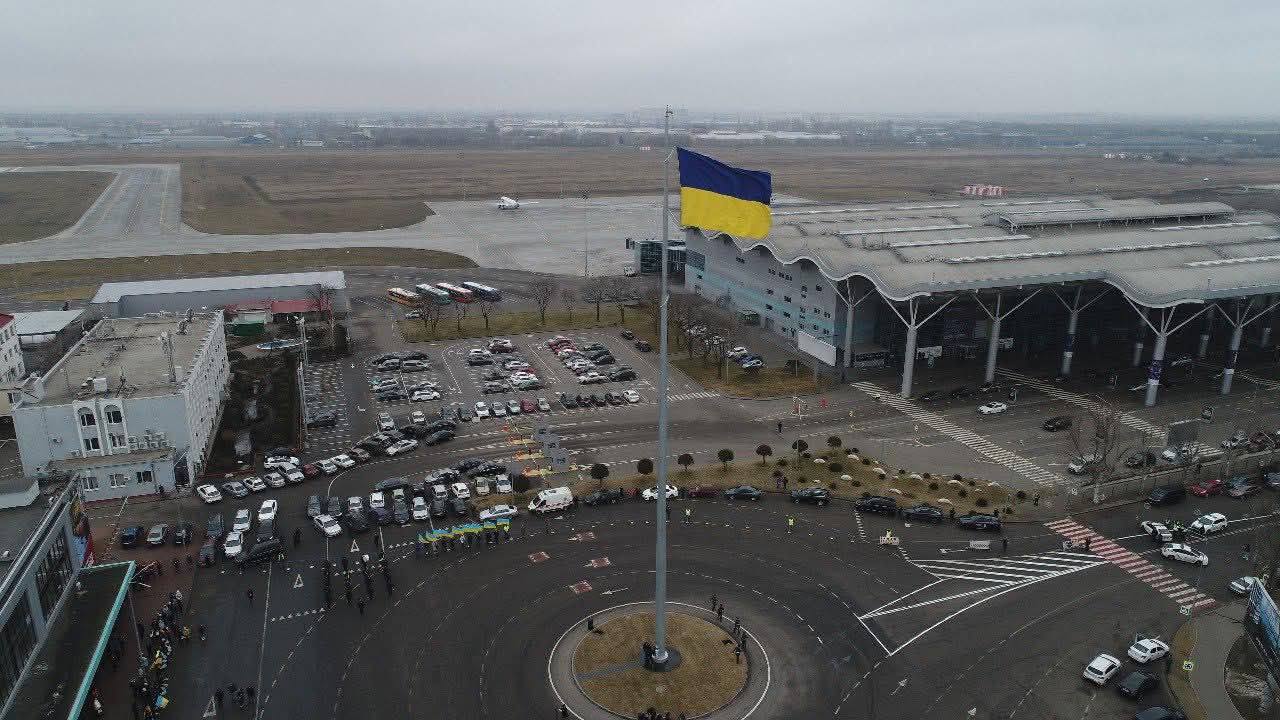 Керівницю одеського аеропорту підозрюють у зловживаннях – понад 15 мільйонів склали збитки usionline.com Керівницю одеського аеропорту підозрюють у зловживаннях – понад 15 мільйонів склали збитки «фото»