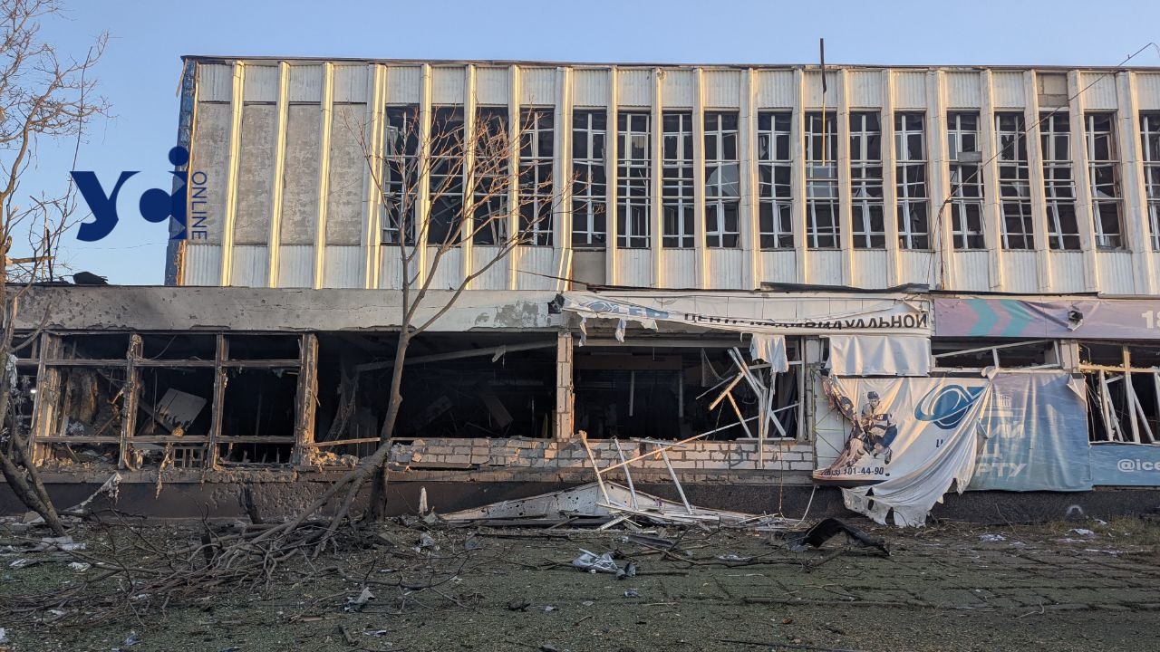 В Палаці спорту у нас був  пункт видачі допомоги цивільним «фото»