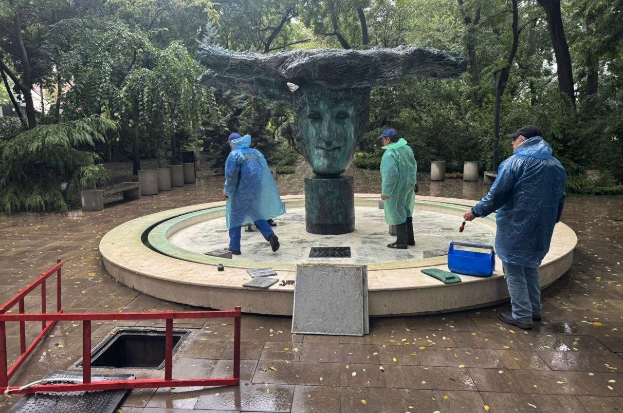 Зимова пауза: в Одесі розпочалася консервація міських фонтанів (фото) usionline.com Зимова пауза: в Одесі розпочалася консервація міських фонтанів (фото) «фото»