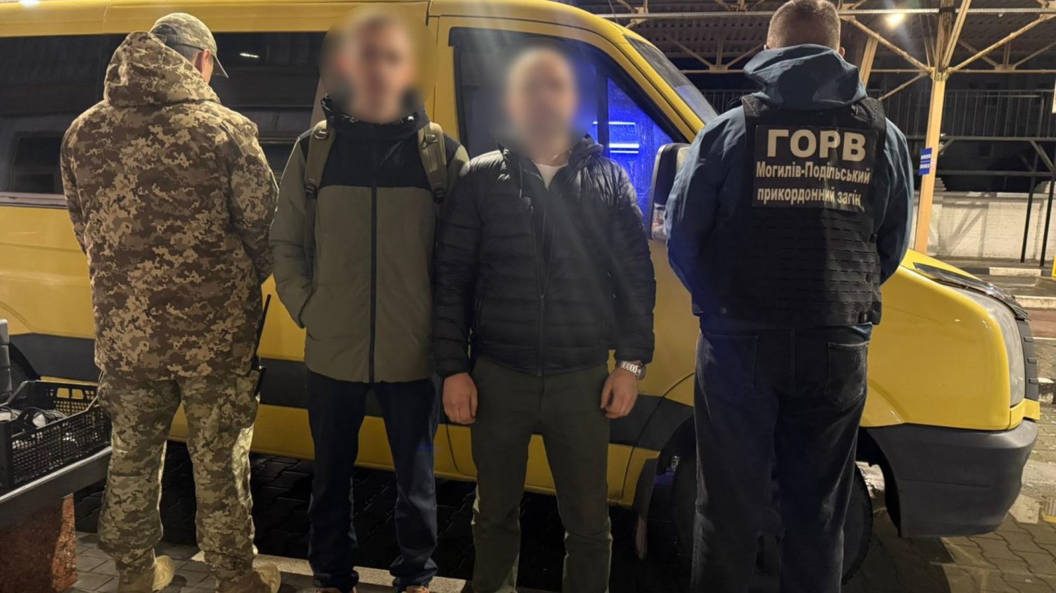 Сховався під подушками: через кордон з Молдовою намагались вивезти чоловіка (відео) usionline.com Сховався під подушками: через кордон з Молдовою намагались вивезти чоловіка (відео) «фото»