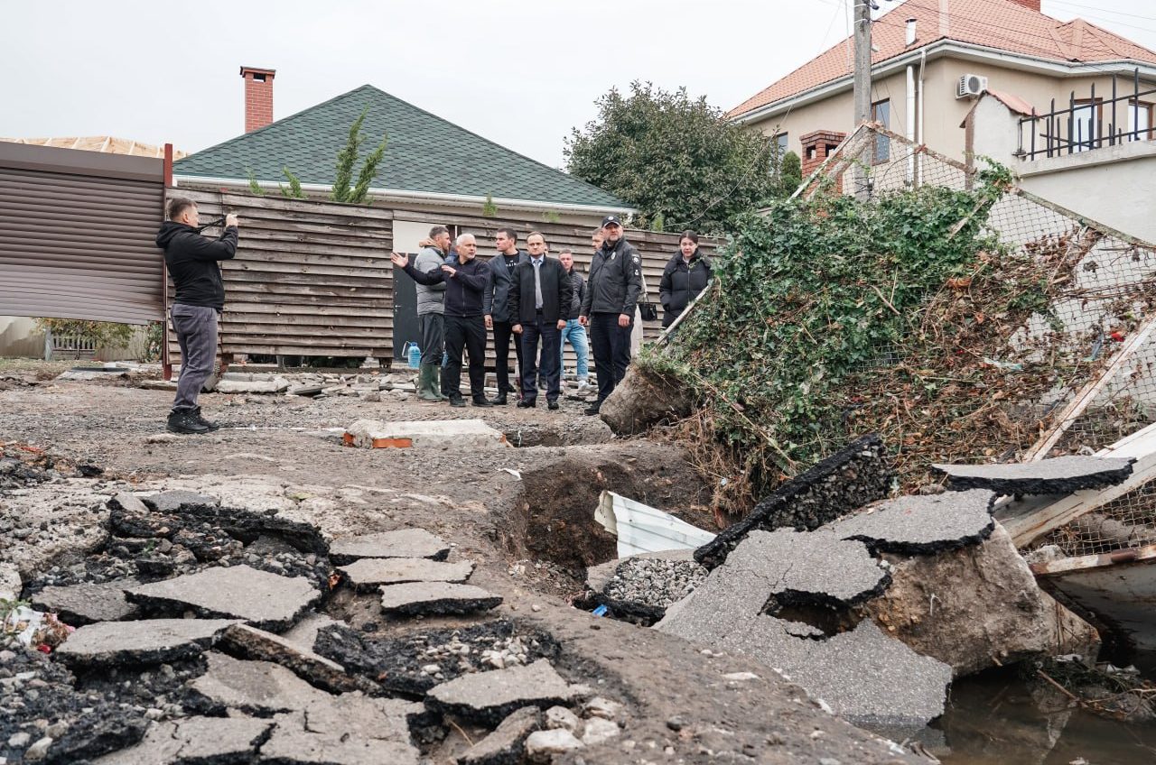 Більше тисячі людей звернулися по допомогу до відповідних служб через підтоплення в Одесі  (фото) «фото»