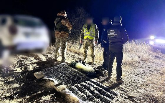 В «Тузлівських лиманах» спіймали браконьєра з уловом на 6 мільйонів гривень (фото) «фото»