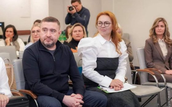 Голову Одеської облради та його дружину обвинувачують у приховуванні статків «фото»