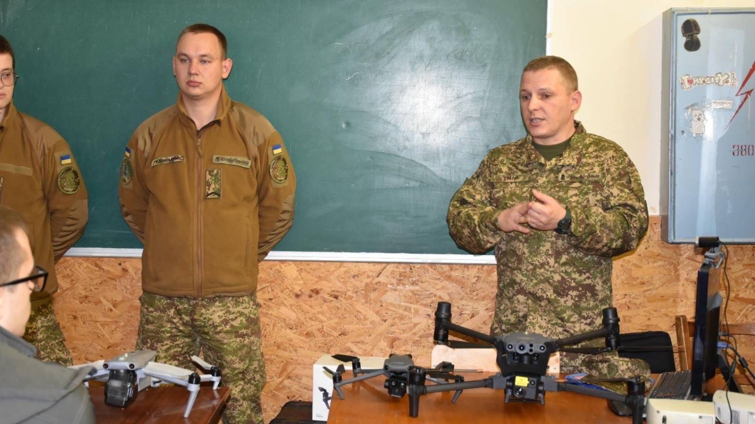 Гвардійці провели урок мужності для молоді Одеси (фото) usionline.com Гвардійці провели урок мужності для молоді Одеси (фото) «фото»