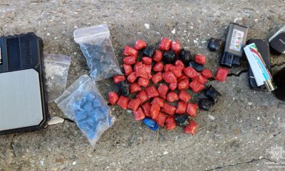 В Одесі затримали двох чоловіків із понад тисячею згортків наркотиків (фото) «фото»