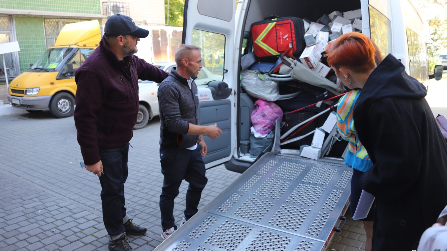 Ізмаїл отримав автобус для перевезення поранених бійців (фото) usionline.com Ізмаїл отримав автобус для перевезення поранених бійців (фото) «фото»