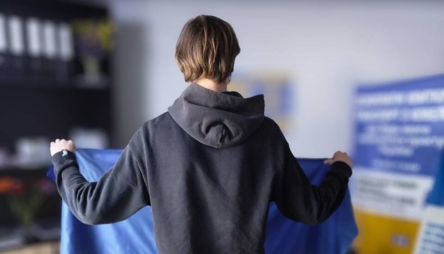 Роками чекав на зустріч з татом та намагався втекти – з окупації врятували підлітка usionline.com Роками чекав на зустріч з татом та намагався втекти – з окупації врятували підлітка «фото»